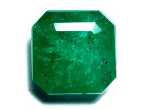 天然エメラルド ルース 0.621 ct、ソーティング付き、ケース入り