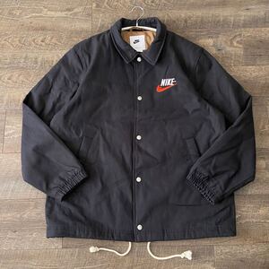 美品 大きいサイズXL 定価18700円 NIKE ナイキ NSW TREND WC 1 JACKET ロゴ刺繍 コーチ ジャケット LL 黒ブルゾン ATMOS アトモス メンズ