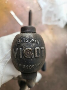 Bilsteni VIGOT 1938年位のビルシュタイン製です。アンティーク　珍品