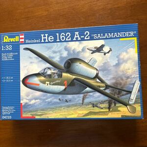 レベル Revell 1/32 ハインケル　He 162 A-2サラマンダー (箱未開封:メーカー封印、箱縦面に凹あり)