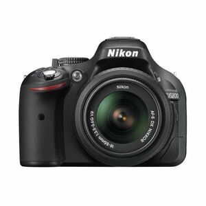Nikon デジタル一眼レフカメラ D5200 レンズキット AF-S DX NIKKOR 18-55mm f/3.5-5.6G VR付属