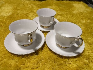 【ロイヤルアルバート】ROYAL ALBERT カップ＆ソーサー3点セット