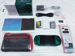 PSP-3000　新品に近い綺麗な美品　グリーン　液晶画面は、ほぼキズ無し、ヤケ無し　バッテリー2個付　USBケーブルは、未使用　全11点セット