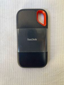 SanDisk サンディスクSDSSDE60-1T00 サンディスク エクストリーム ポータブルSSD 1TB 中古品