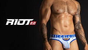 即決正規品新品 オージーバム Aussiebum RIOT 2.0 Brief -白S- ビキニブリーフ 白色 ホワイト 現品表記サイズ S　蒸れずに快適