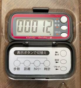 万歩計　歩数・消費カロリー・距離・時計の4表示機能付き　新品未使用　省エネタイプで電池長持ち　歩数計　取扱説明書付き