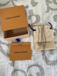 ルイヴィトン LOUIS VUITTON ネックレス エッシェンシャルV