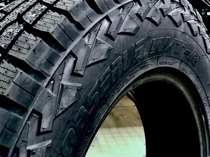 数量限定在庫あり送料無料！！トーヨー オブザーブＷ／Ｔ－Ｒ２１５／８０Ｒ１５ ４本セット スズキ ジムニーシエラ用