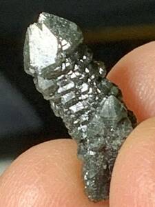 小さな内蒙古産緑水晶・3・3g（中国産鉱物標本）