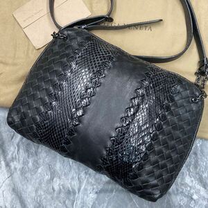 【超希少/入手困難】BOTTEGA VENETA ボッテガヴェネタ イントレチャート パイソン ショルダーバッグ ポシェット サコッシュ レザー 黒色