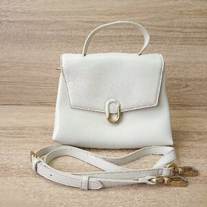 ◇ ◎ CHARLES & KEITH チャールズ＆キース ハンドバッグ ホワイト系 レディース E