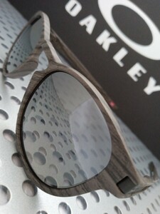 PRIZM偏光！ラッチ☆ウッドグレイン【OAKLEY】LATCH　オークリー　POLARIZED　サングラス