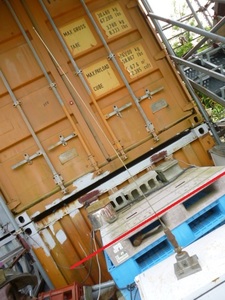 阪急電車の廃品のアンテナ 原則引き取り限定ですが条件付きで発送可能