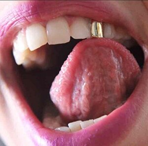 ゴールドシングルグリルズ GRILLZ 亜羅亜羅系 アクセサリー メンズ レディース 男女兼用 金歯 イベント 仮装 変装 プレゼント