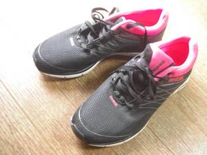 運動靴：Reebok　24cm　EASY TONE6