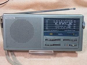 TOSHIBA 東芝 【RP-1560F 】 ポータブル型ラジオ 管理22091632