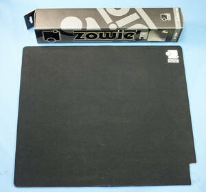 ZOWIE　ゲーミングマウスパッド　G-RF　特大サイズ 38×44cm　（難あり）