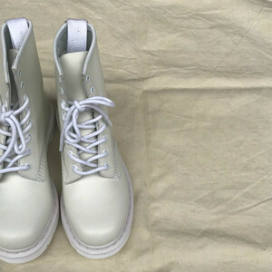 美品 ドクターマーチン Dr. Martens 1460 MONO WHITE BLANC 14357100 SMOOTH UK4 白