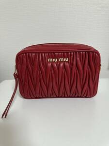 Miu Miu ミュウミュウ マトラッセ　クロスボディバッグ　未使用