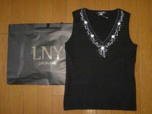 ◆新品Little NewYorkリトルニューヨーク◆白バラ薔薇& ビジュー黒ノースリーブカットソー◆サマーニット ブラック