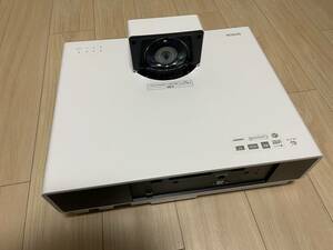 EPSON EH-LS500W プロジェクター　超短焦点　レーザー光源 4K/HDR対応