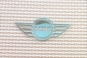 稀少 送込み　MINI　ロゴマーク　アルミ　ステッカーエンブレムD