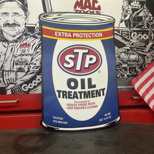 エンボス看板 [STP OIL CAN エスティーピー オイルカン] TINサイン アメリカン雑貨 ブリキ看板 インテリア雑貨 立体 ショップ SHAP 店舗