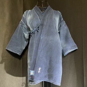 ☆武州紺 剣道着 剣道衣 藍染 刺し子 木綿 古布 古着 リメイク素材 上着 生地 ハンドメイド 型染め 絣 パッチワーク (6617)