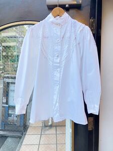 イギリスヨーロッパvintage フリルブラウス刺繍　frill blouse shirt パフスリーブ　長袖　白　ホワイト　ブラウス　シャツLV811