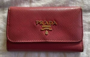 PRADA プラダ　キーケース　桃色　中古品