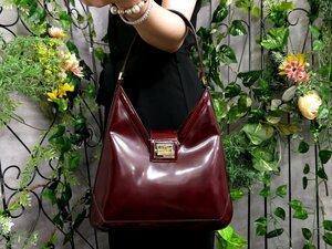 ●超美品●Salvatore Ferragamo フェラガモ●ロゴ金具●エナメル パテント レザー●ワンショルダー バッグ●ワインレッド●G金具●Js48307