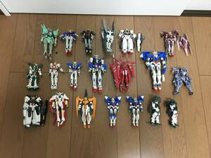 ガンプラ　組み立て済　大量　付属品多数　ガンダムＯＯ　画像を最後までご覧ください　ガンダム　バンダイ　バンダイＨＧ　