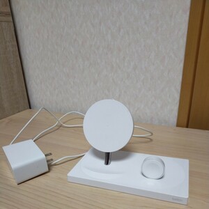 belkin ワイヤレス充電器 Wireless F8J234 WHITE iPhone Apple Watch　動作確認済み