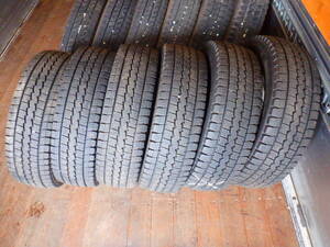 6本バリ溝　スタッドレス　ダンロップ　ウインターマックス　LT03 215/70R17.5 118/116L LT 2トン車　3トン車　貨物　ダイナ　キャンター