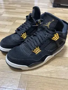 Air Jordan 4 ブラック/ゴールド