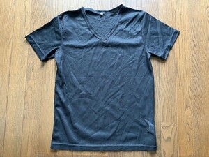 メッシュ　Vネック、首　半袖　Tシャツ　M　肩幅39㎝　着丈62㎝　身幅45㎝　袖丈18㎝　ブラック　通気性　涼しい　伸縮性あり　送料無料
