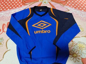 umbro長袖カットソー150