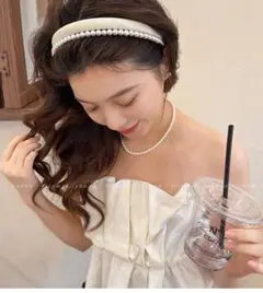 【結婚式に】カチューシャ　韓国　白　被り物　小物　パール　上品　お呼ばれ　ドレス