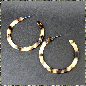 [EARRING] Tortoiseshell Design Acrylic Circle Hoop 鼈甲(ベッコウ)柄 φ49mm リング スタッド ピアス