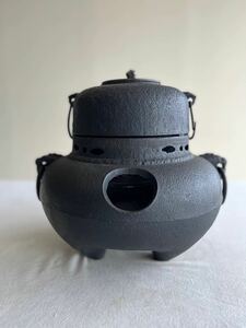 【骨董品】龍文堂 茶道具 風炉釜 鉄釜 鉄製 茶釜 風炉 金属工芸 茶器 鉄器 あじろ鉄