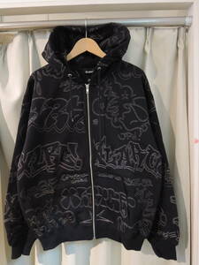 X-LARGE XLARGE エクストララージ EMBROIDERED ALLOVER LOGO ZIP UP HOODED SWEATSHIRT ブラック M 最新人気商品 値下げしました！