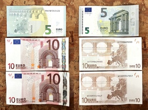 ●ユーロ紙幣●旧ユーロ紙幣（５～１０ユーロ ）の計３枚（２５ユーロ）　１セット●ｔｚ961