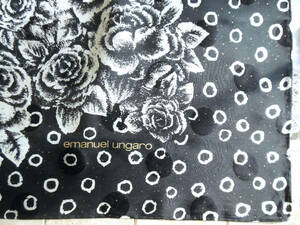 3万9800円 emanuel ungaro PARIS*ふわふわシルクシフォンxゴールド銀粉大判スカーフ*ゴージャス薔薇*エマニュエルウンガロ*絹100黒ブラック