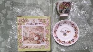 17 ロイヤルドルトン BRAMBLY HEDGE ブランブリーヘッジ カップ（9×7.5㎝）＆ソーサー（14.2㎝）秋　AUTUMN 箱入り