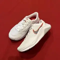 24.5cm NIKE ナイキ　トレーニングシューズ　レジェンドエッセンシャル3