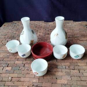 千代の富士＊徳利＊お猪口＊酒器＊レトロ＊相撲＊陶器＊積山＊未使用＊箱入りお猪口５客 + 徳利 2本セット器和食器&