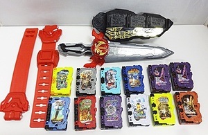 【ジャンク・まとめ売り】仮面ライダーセイバー/ グッズ 大量セット DX聖剣ソードライバー/ワンダーライドブック / BANDAI/バンダイ 管理:2