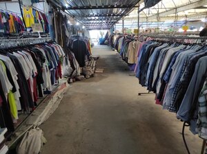 画像データ 海外 古着 市場 買い付け 思い出の写真 Tシャツ 洋服 風景 フリー素材 フリー画像