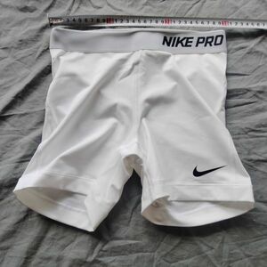 NIKE PRO(白S) ランニングショーツ C1