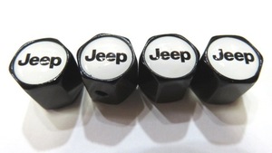 送料無料 JEEP　タイヤ バルブキャップ 4個 盗難防止機構付 黒ボディ　白ベース　ジープ　チェロキー　レネゲード